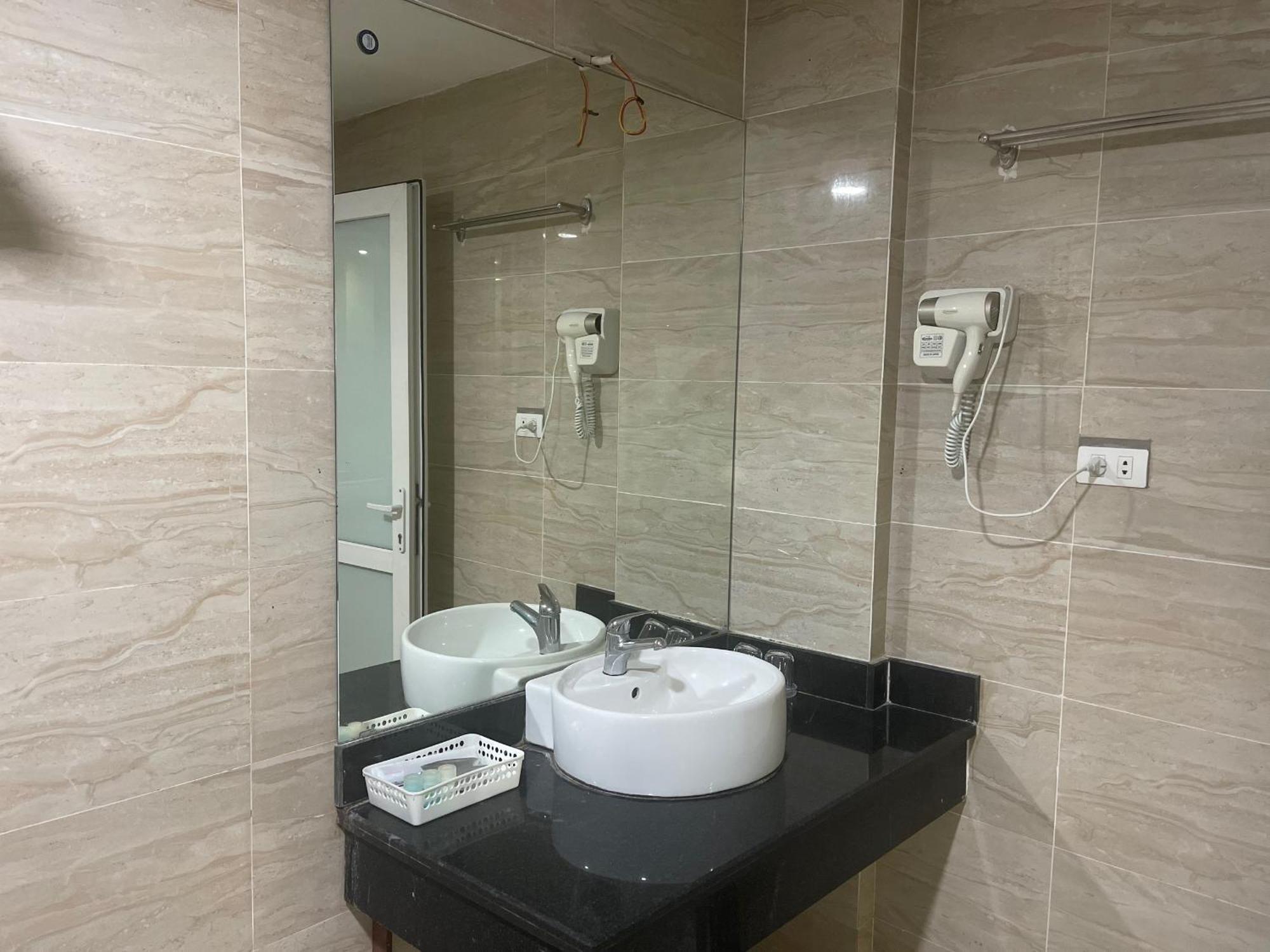 New Amely Hotel Hanoi Exteriör bild