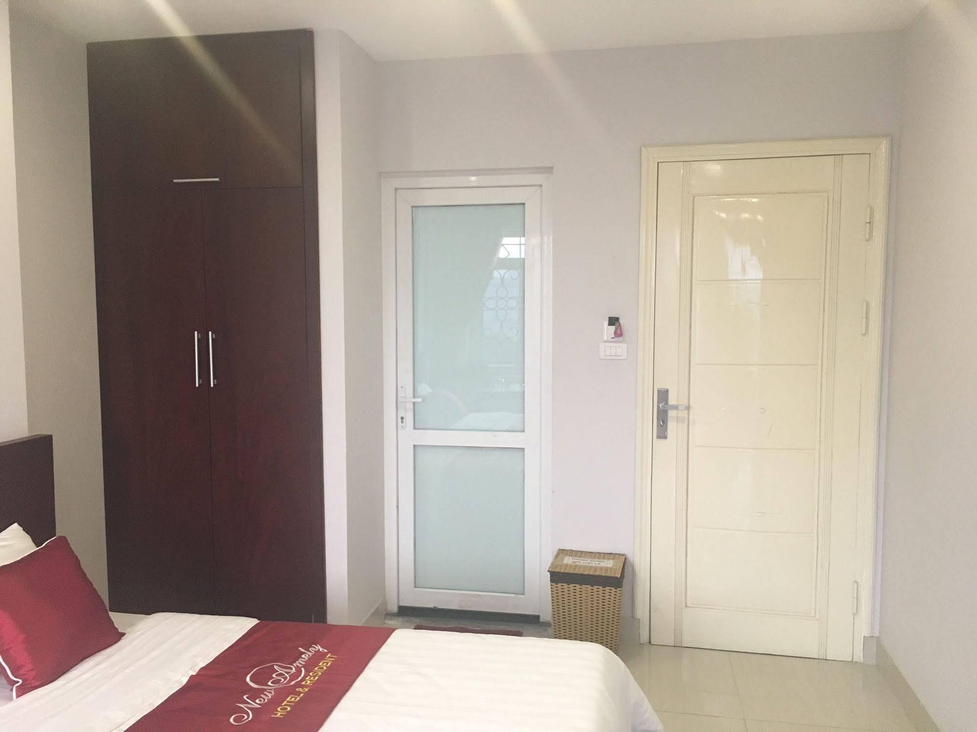 New Amely Hotel Hanoi Exteriör bild